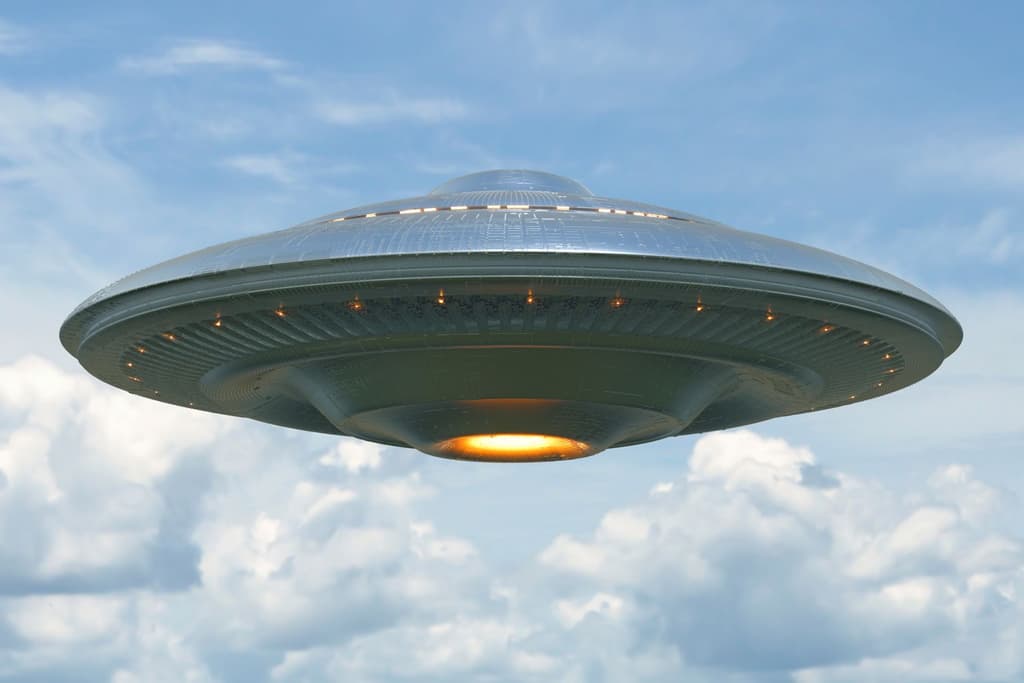 Trump declassifies new UFO files by...? card icon