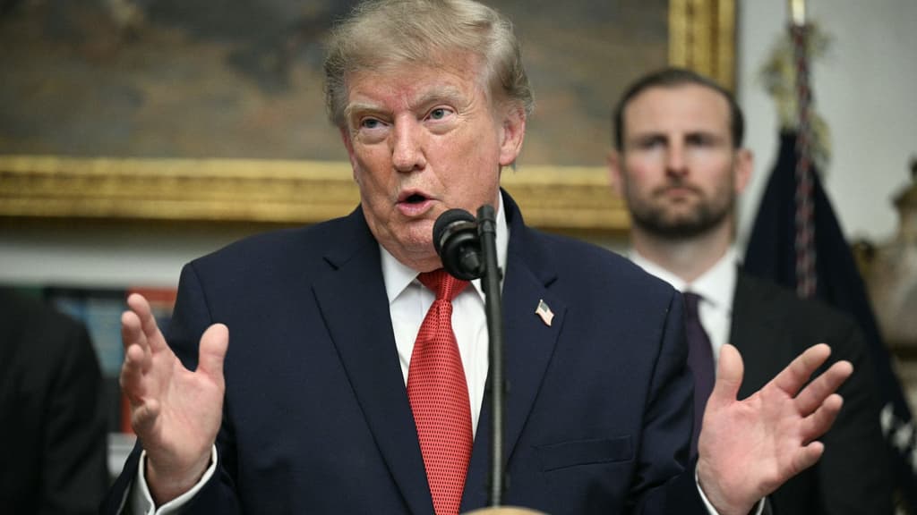 icon for Will Trump say "Walmart" in September?