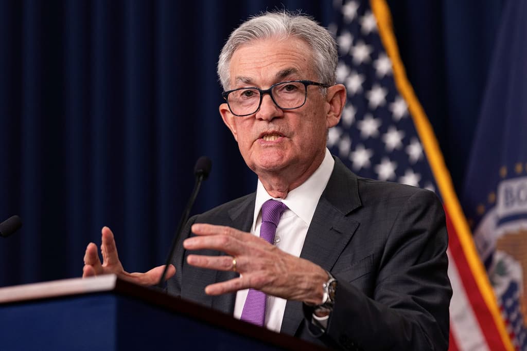 How many dissent at the January Fed meeting? card icon