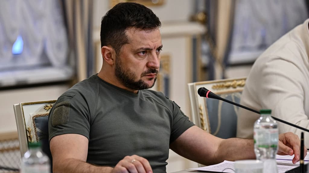 icon for Will Ukraine agree to cede territory to Russia before 2027?